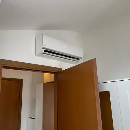 Kibilu - Bilocale Con Piscina Parcheggio Vicinanze Maggiore Διαμέρισμα Brebbia