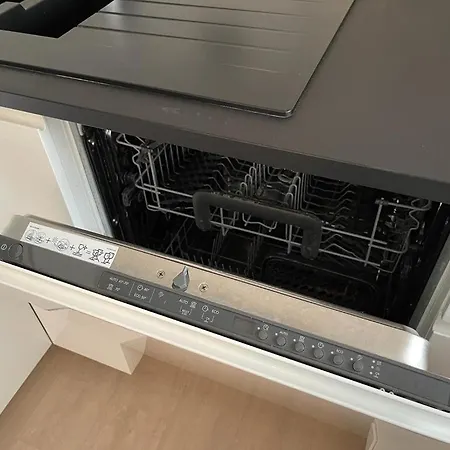 Kibilu - Bilocale Con Piscina Parcheggio Vicinanze Maggiore Apartament